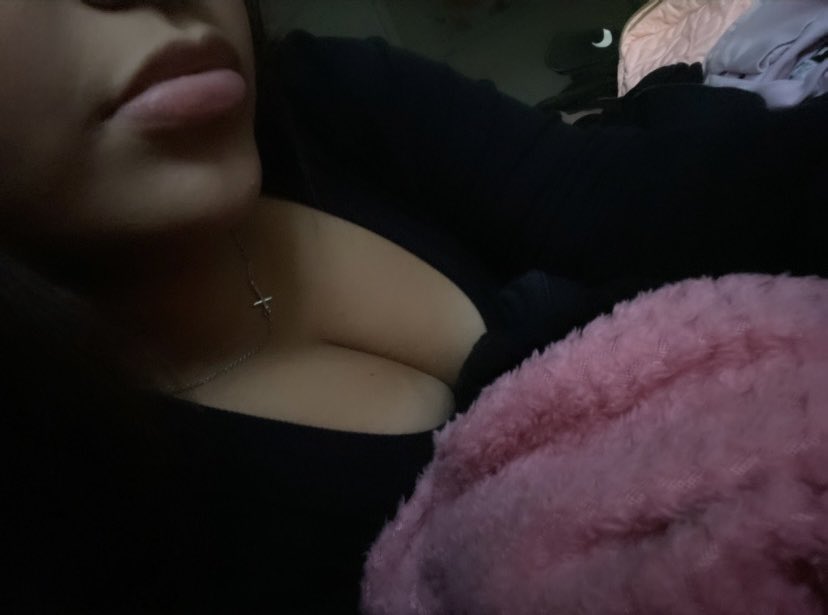 am42200's tweet photo. 💋 💋 https://t.co/rj2FGxLA3W