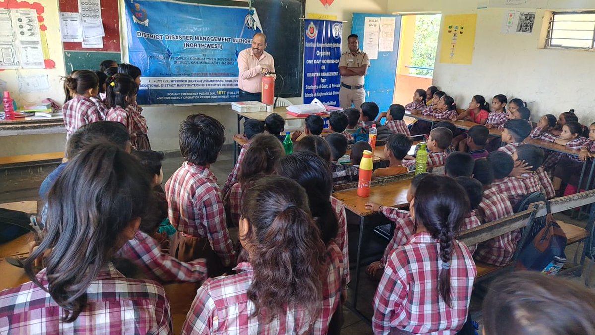 DdmaNW's tweet photo. Today 03.10.23 DDMA(NW) organised a training-cum- Awareness camp at MCPS Co-ed, I block, JJ colony Savda,Delhi,on the various topics of Disaster management like Basic Safety tipsduring the earthquake,Basic Safety measure of Fire-fighting,first-aid and Search &amp; Rescue techniques. https://t.co/i65MvrBQxD