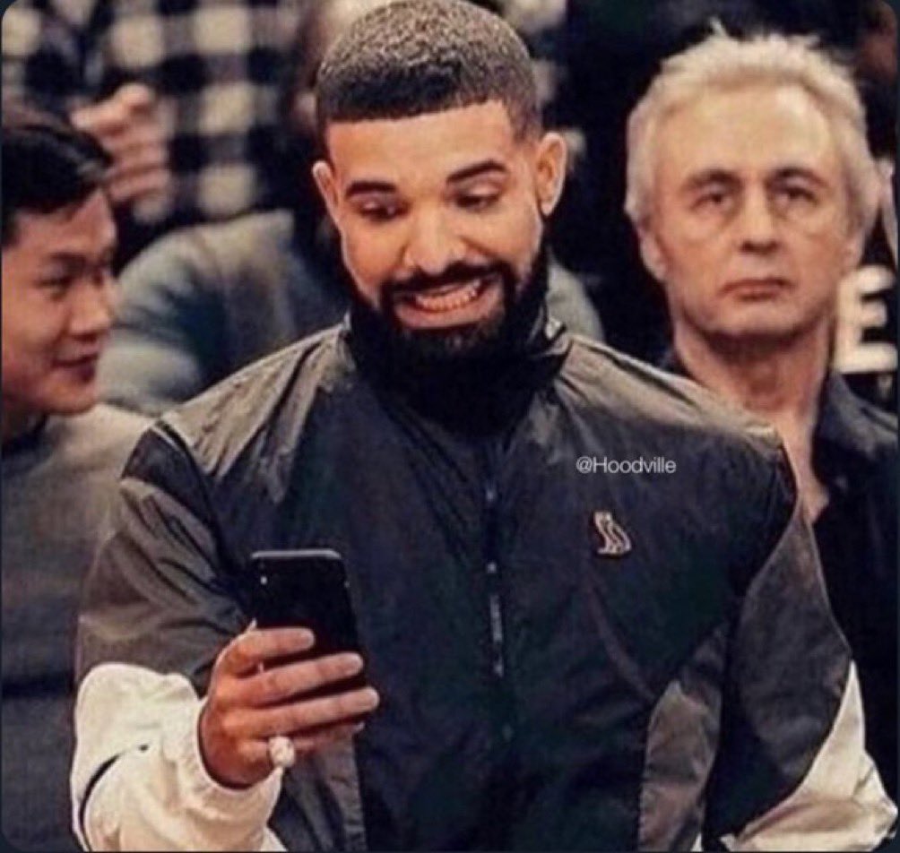 Hoodville_'s tweet image. When she posts her boyfriend for "national boyfriend day” but she was just at your crib the night before