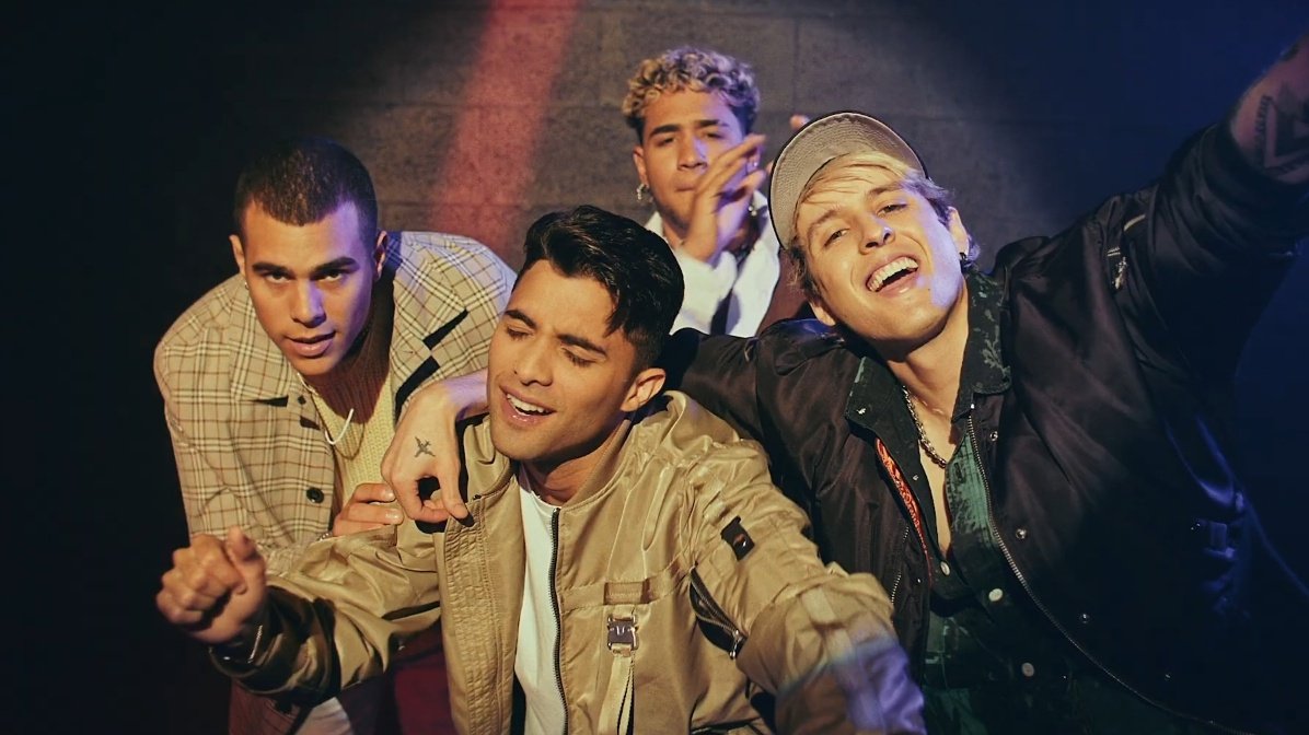 zabdielvoices's tweet photo. o cnco do nada me fazendo chorar com o clipe de para siempre 😭💖 https://t.co/dZeBcAK7Vo