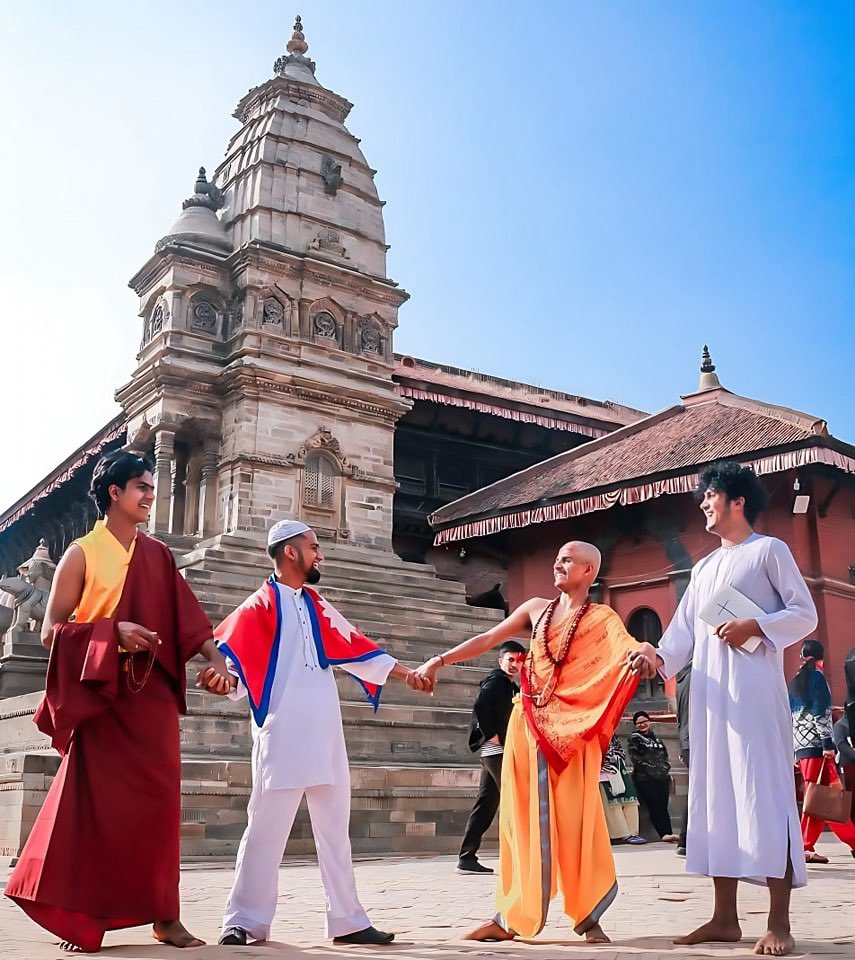 नेपाली हामी रहौला कहाँ नेपालै नरहे: हामी नेपालीहरू को धार्मिक सहिष्णुता र आपसी मेलमिलाप सधै रहि रहोस् , राष्ट्र भन्दा ठुलो धर्म हुदैन, नेपाली भन्दा ठुलो अर्को कुनै पहिचान हुदैन ❤️

Pic. @Stha__sajan