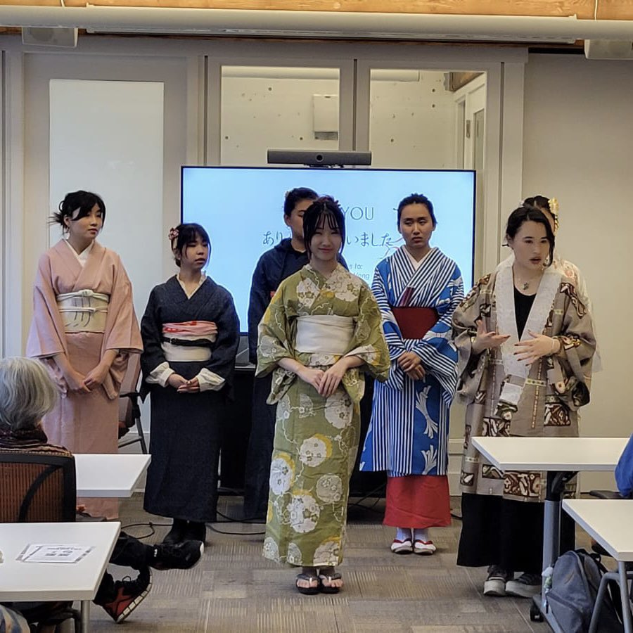 Thank you to everyone who came to hear my talk on kimono in the lives of Japanese-Canadian women, hosted by @ubc_cjr ! It was wonderful to see all the support, ありがとうございました😊 #ubc