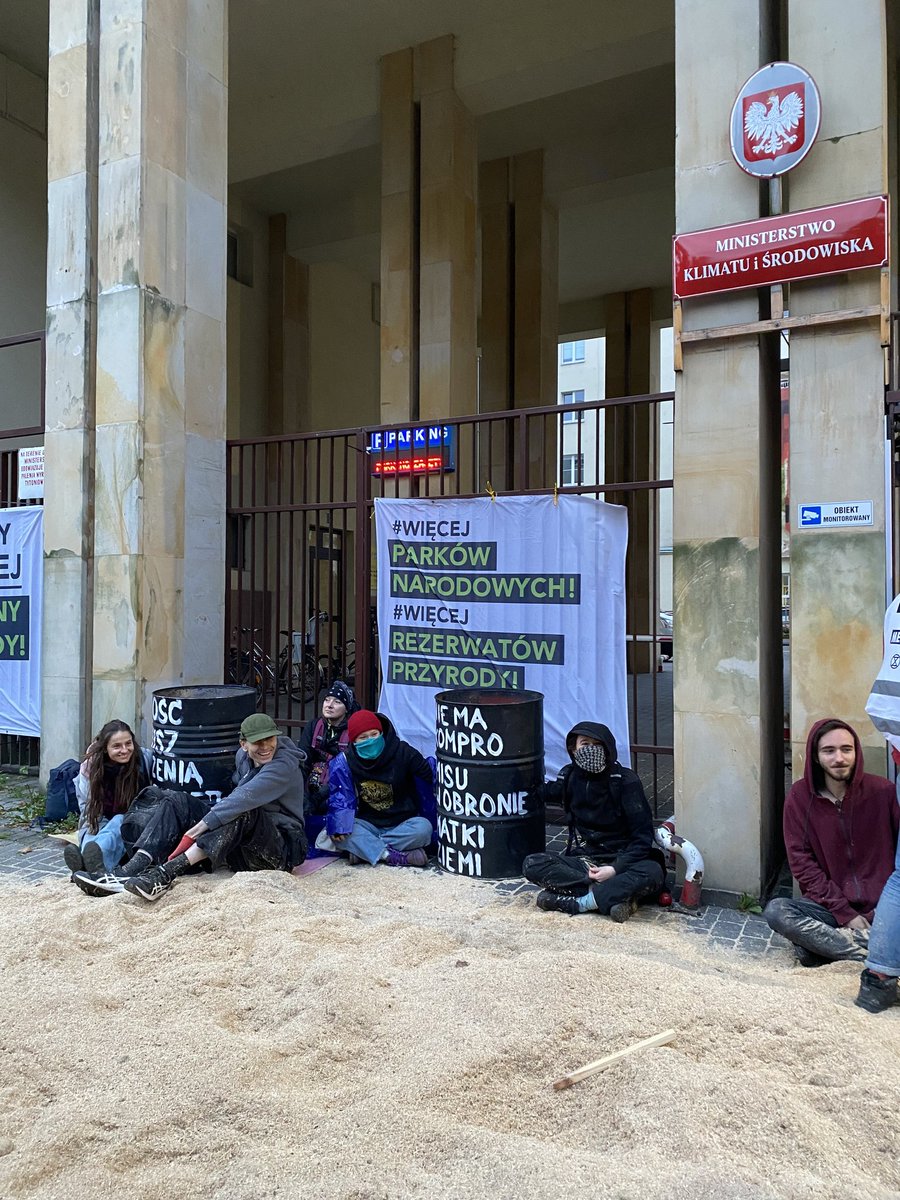 Jesteśmy pod <a href="/MKiS_GOV_PL/">Ministerstwo Klimatu i Środowiska</a> 
Ocalmy stare lasy! Parki Narodowe - teraz! dołączcie do nas