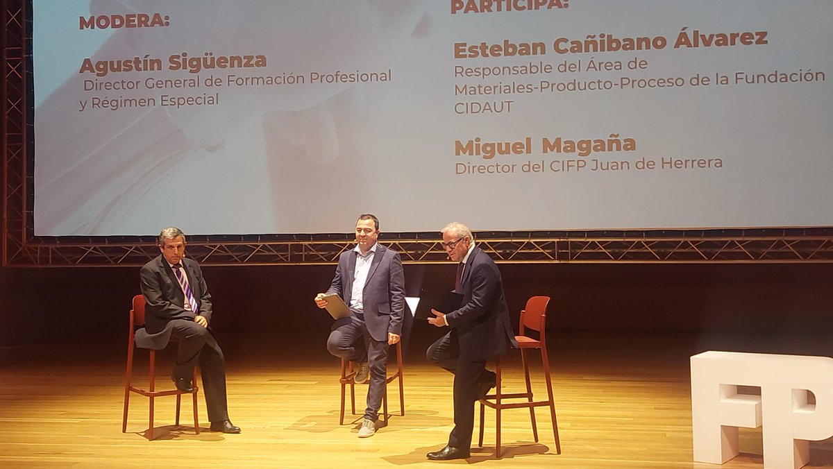 IESRamonyCajalV's tweet photo. Participamos en #FPTalks "Conectando el talento" organizado por la #FundacionEFCYL, donde se han dado cita empresas, docentes e instituciones valorando la situación de la #FP en CyL. https://t.co/nHkhtDnf0S