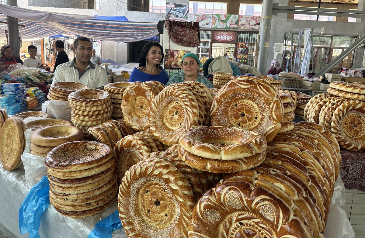 Navbahor's tweet photo. Uzbekistan: Ferghana bread. Don’t ask me which region’s is my favorite. All I can say: You can’t have enough of it. Around 50 cents per loaf here in Rishton. https://t.co/tC5wbfyVhN