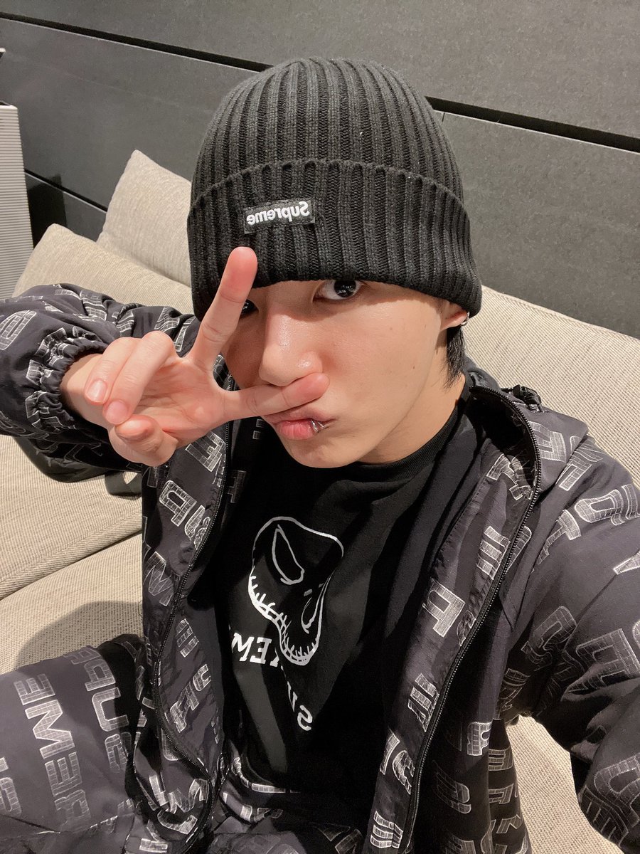 Team7Paradise's tweet photo. — Frases en coreano que pueden escribirle a #Jungkook en Weverse Live 🐰

un hilo (+↓) https://t.co/aJGLtl4BOX