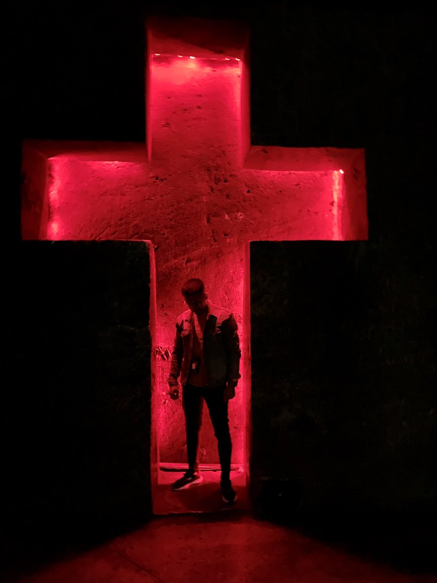 rommfa96's tweet photo. UN DIA OSCURO EN BOGOTA🖤🎵 https://t.co/KYhyls3SVL