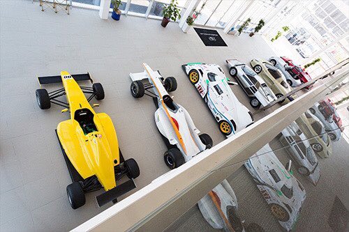 DOME_RACING's tweet photo. 【車両公開展示のお知らせ】10/8(日)に米原市商工会主催の「ノリ乗りフェス2023」にて弊社が開発した車両の一部をエントランスにて公開展示します。当日は3回に分けて入場整理券を配布し、入れ替え制にてご案内予定。※展示車両には絶対にお手を触れないようお願いします🤲
https://t.co/x2kLo55Iu5 https://t.co/n8vM8R9nfX