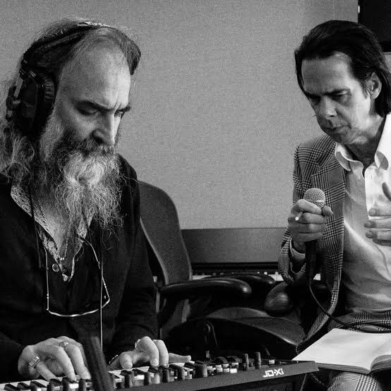 Great to chat to @warrenellis13 about his live album with @nickcave on this weeks podcast spotify.link/2LAO499bCDb #timetotalk #warrenellis #nickcave