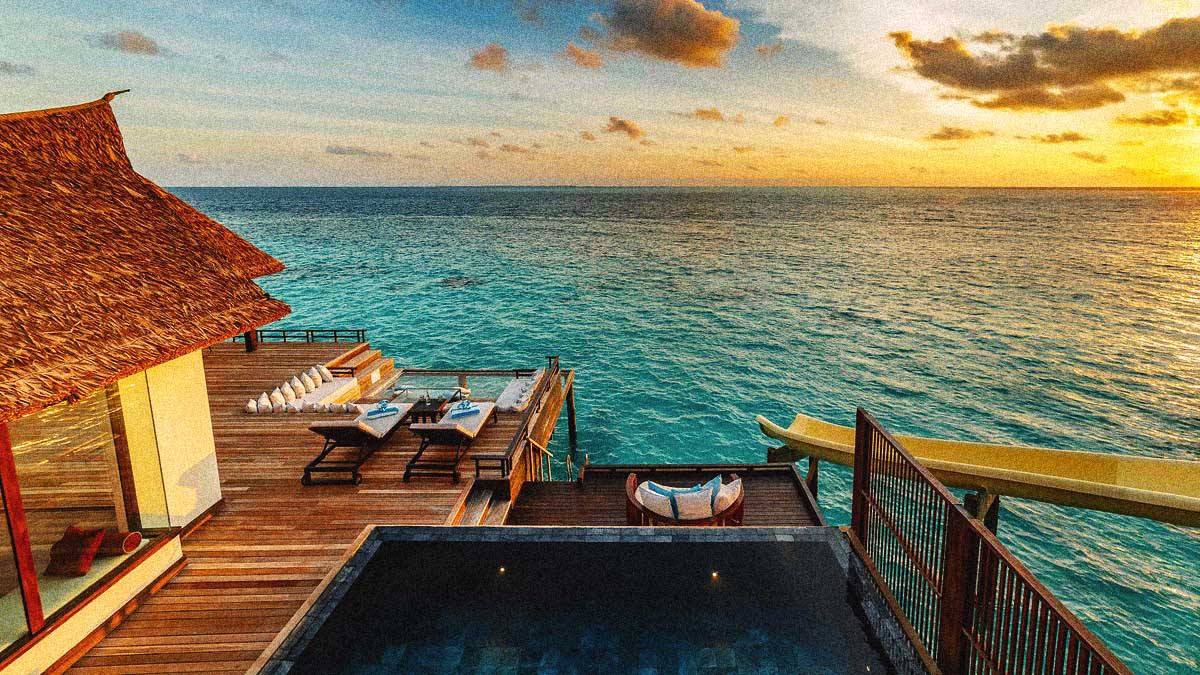 Cet hôtel aux Maldives a été élu le meilleur au monde par les voyageurs cette année. Et vous, vous lui mettez combien sur 5 ? tripadv.sr/46zx6fN