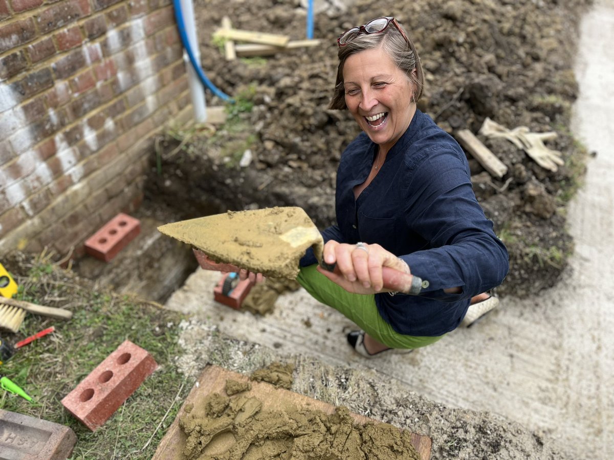 THGworks's tweet photo. Excited to be attending #WOF2023 There maybe train strikes but nothing stops the women of the future today! Meet The HEAD Gardener while you’re there to cultivate your success! @womenoffuture #coaching #growingpeople @CarolineBearda2 https://t.co/3LuSrF9U4O