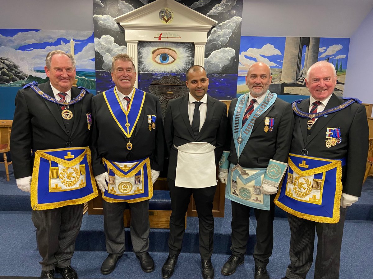 A fantastic and sentimental evening at Lyndhurst Lodge 8012 last night, as we initiated Bro. Joe Whitfield, the son of our dearly departed W. Brother Leon.
A packed temple to witness the making of a 3rd generation mason. Leon would have been proud.
