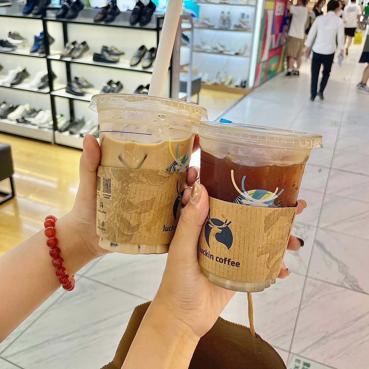 denkaimawan's tweet photo. Two hours shopping, a day of fun😋😋😋😋 https://t.co/leY2CwYYwU