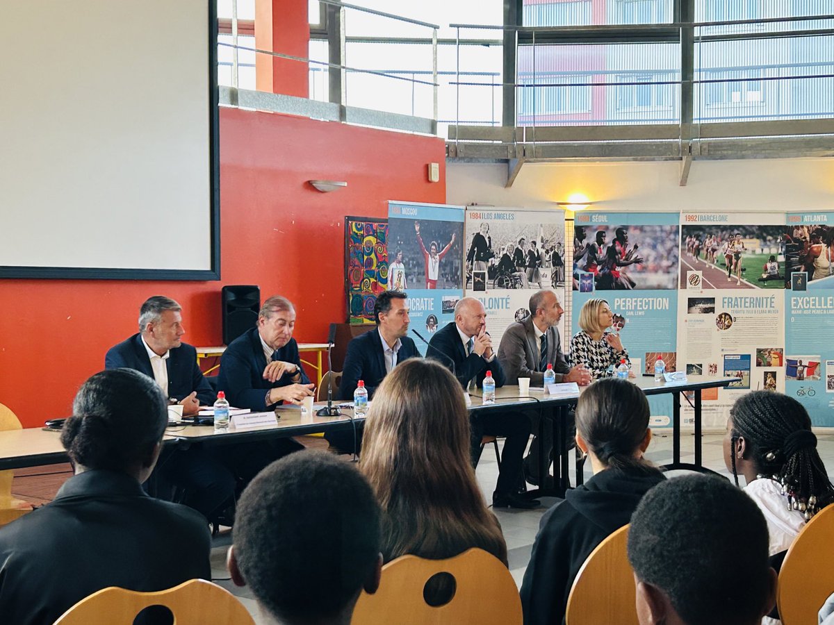 C est parti pour la journée du droit dans les collèges à Reims  ⁦<a href="/CNBarreaux/">Conseil national des barreaux - les avocats</a>⁩ aux côtés du bâtonnier Pascal Guillaume