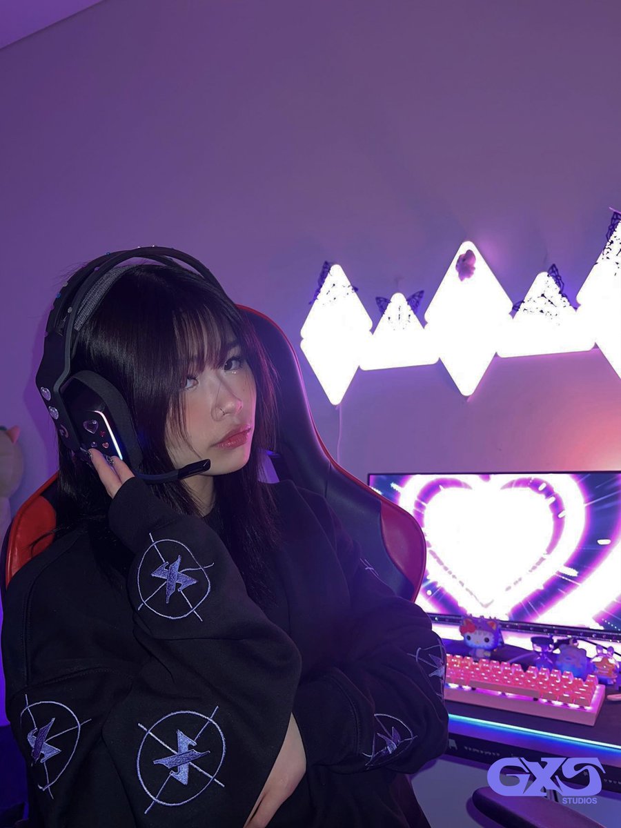 GXS//CRW001 PURPLE
Customisable coloured sleeves: Select your preference to match your style.
GXS Studios crewnecks coming soon.
#gxs #gxsstudios #fashion #streetwear #gaming #esports #twitch #clothing #nextgen