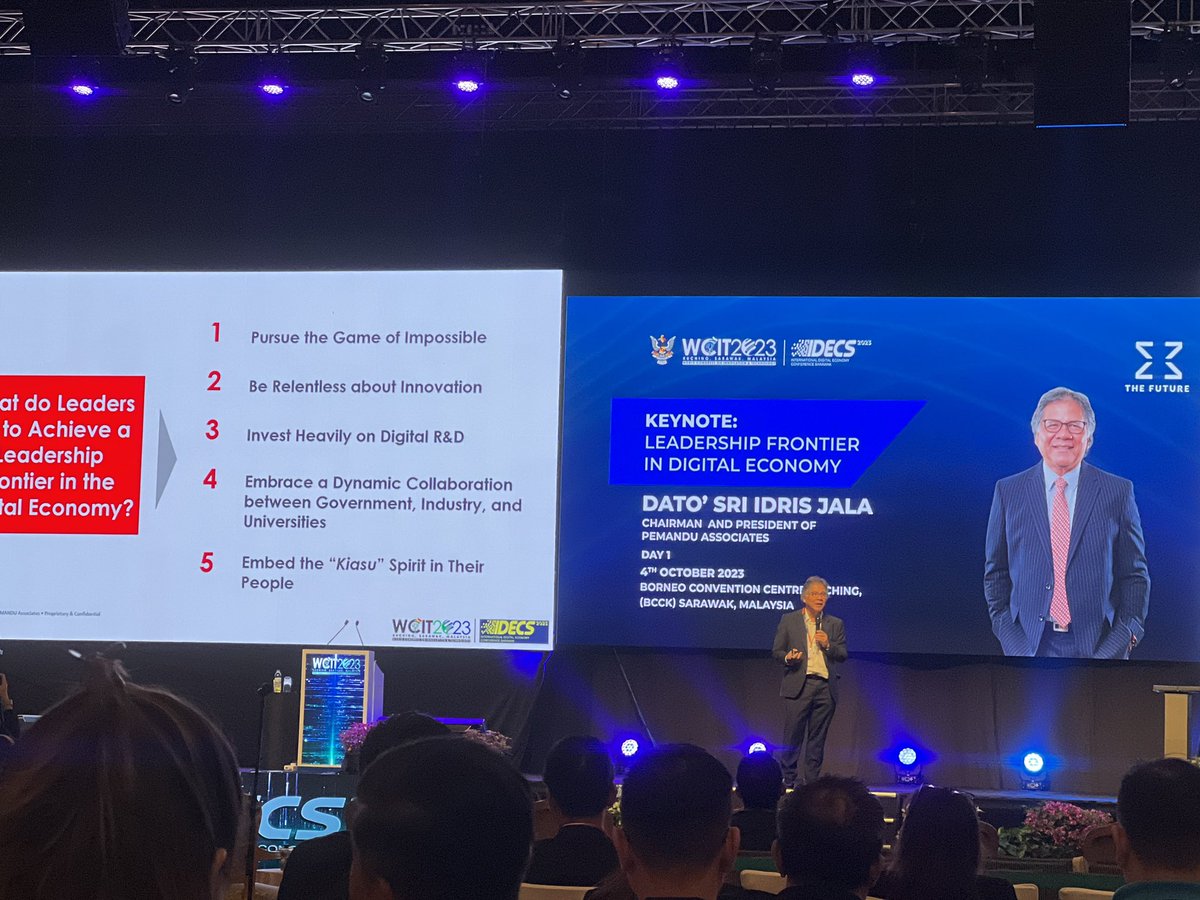 sylvestertan66's tweet image. Such an honour to finally able to attend Dato Seri’s talk live for the second time 😍 #idrisjala #wcit2023 #idecs2023