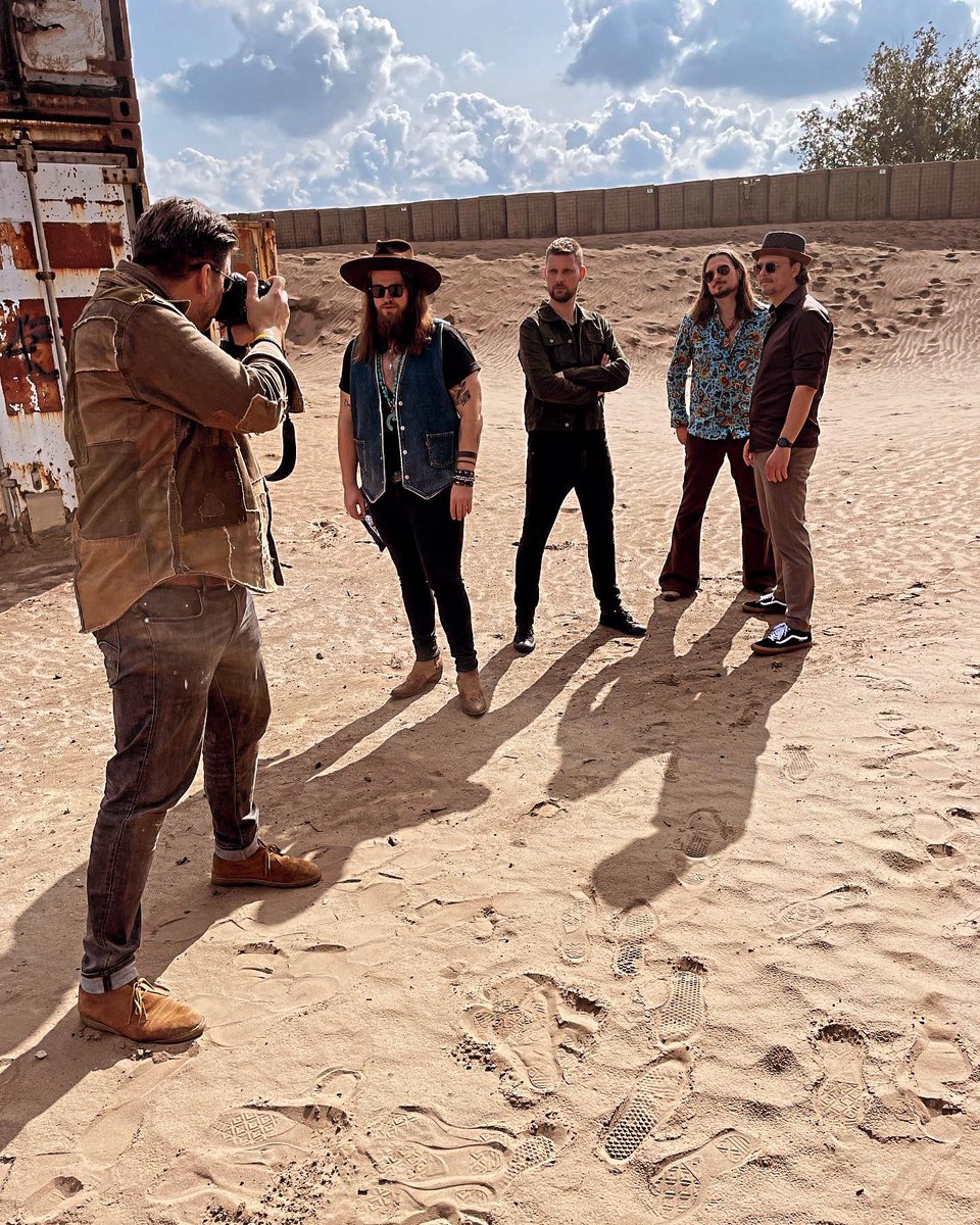 Voltage_Rocks's tweet image. A new scene from behind the scenes. #press ⚡️