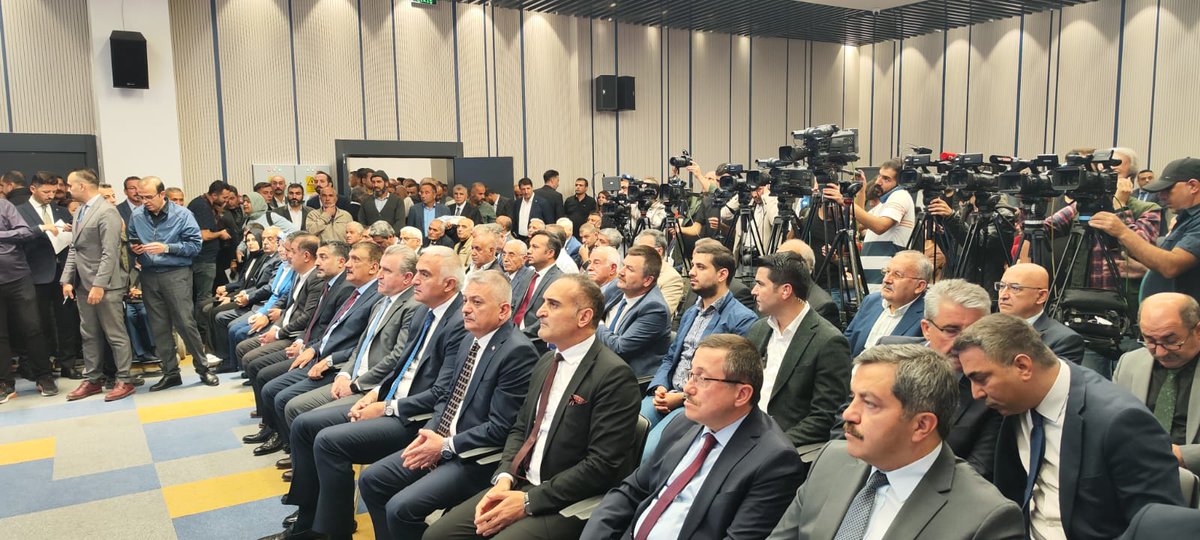 100. Yılda 100 Yeni Kütüphane hedefimizin en önemli adımlarından biri olan Malatya 100. Yıl İl Halk Kütüphanesi’nin açılışını Sayın Bakanımız Mehmet Nuri Ersoy’un teşrifleriyle gerçekleştirdik.
<a href="/TCKulturTurizm/">T.C. Kültür ve Turizm Bakanlığı</a> <a href="/MehmetNuriErsoy/">Mehmet Nuri Ersoy</a> <a href="/etkinkutuphane/">Etkin Kütüphane</a>  <a href="/ReadTurkiye/">Read Türkiye</a> <a href="/MilliKutupTR/">millikutuphanetr</a>