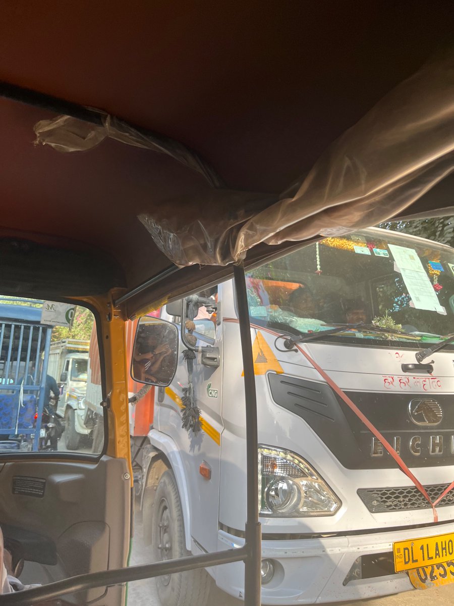 lavtotalk's tweet photo. No roads, every single road in #gurgaon is broken or snarling at speeds of 50km. I wonder what kind of promises are made by @PMModi @BJP4India @G20Summit2023 
Coz not 1 city is developed so far, let alone the picture he paints for the world @INCIndia @AAPHaryana @MunCorpGurugram https://t.co/DYi2gSIMJB