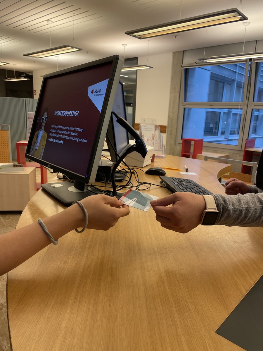 SLUBdresden's tweet photo. 🤷Neu an der #SLUB und noch nicht angemeldet? Nicht neu an der SLUB aber keine Ahnung, was es mit der neuen #Campuscard auf sich hat?🤷‍♂️ /sz

Antworten gibt's auf unserem SLUBlog:
https://t.co/Mc4UzQTOVo https://t.co/gU5e4wtEEL