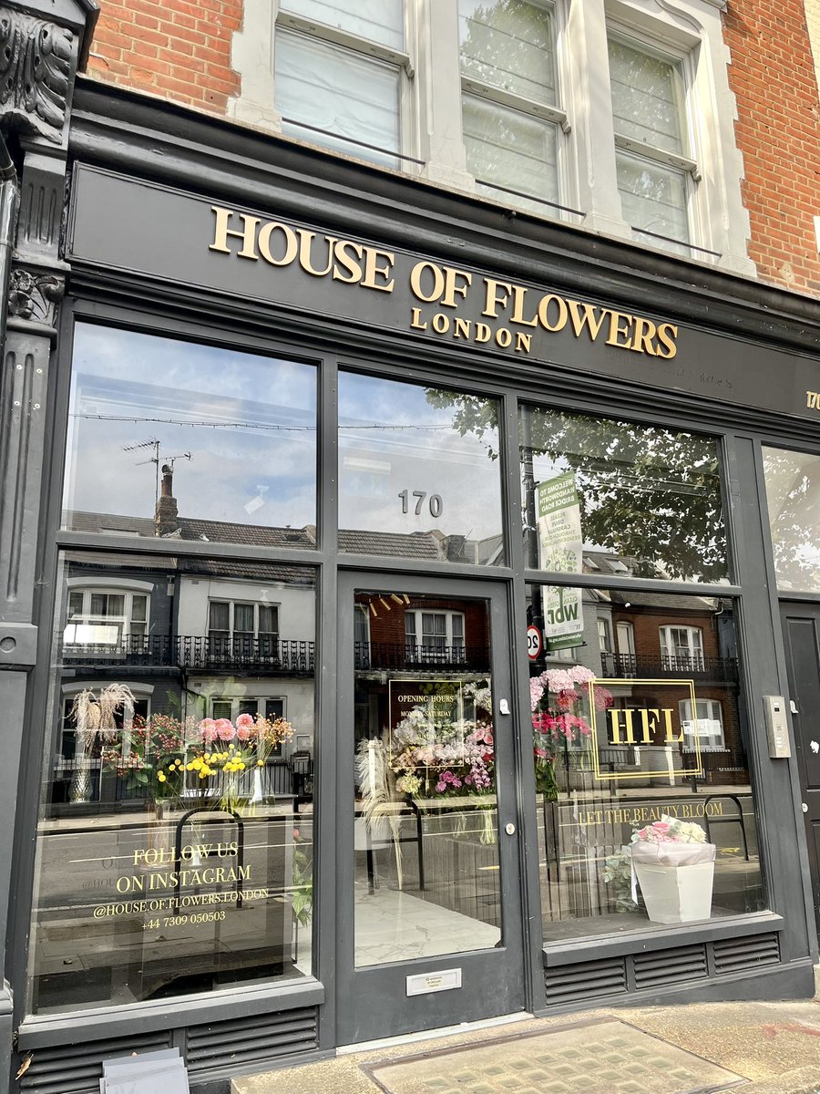 ANOTHER NEW SHOP opening on the Wandsworth Bridge Road! House of Flowers London at no. 170 WBR. Beautiful flower shop now open. Pop in and say hello. Welcome to the road!! ❤️WBR ❤️
#newshop #florist #flowers #wbr #wandsworthbridgeroad #fulham @hfcouncil #SouthFulham #spendlocal