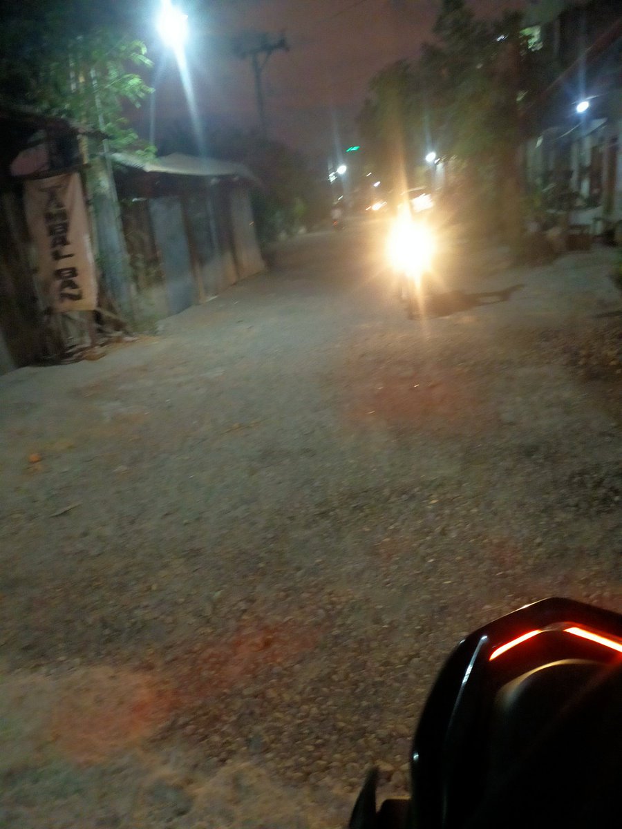 Kondisi jalan perempatan bandara adi soemarmo SOC-boyolali

- <a href="/pemkab_boyolali/">Pemkab Boyolali</a> 
- <a href="/KemenPU/">Kementerian PU</a> 
- <a href="/ganjarpranowo/">Ganjar Pranowo</a>
- <a href="/gibran_tweet/">Gibran Rakabuming</a> 

#jalan #bandara