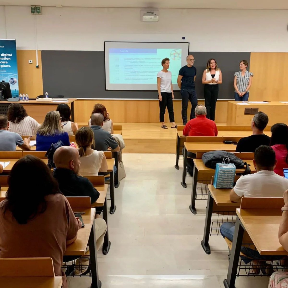 coormoficial's tweet image. Estamos en el curso de Cocreación: innovación e investigación biosanitaria, organizado por el #IMIB y #FFIS.

🫂 Un grupo de 120 asistentes compuesto por investigadores y asociaciones de pacientes.

📍 Pabellón docente del Hospital Clínico Universitario Virgen de la #Arrixaca.