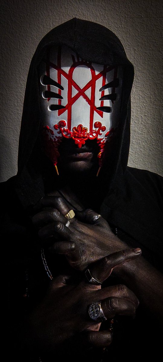 Agaetii's tweet photo. Are you in pain like I am? 
#vessel #sleeptoken #TMBTE #vesselsleeptoken #cosplay https://t.co/VtoLFLQIzD