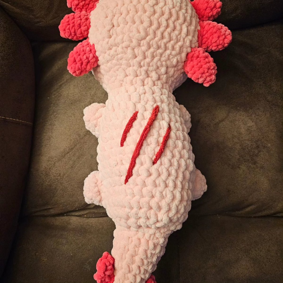 sleepysushi777's tweet image. First time making an amigurumi! I call it a &quot;horror-lotl&quot; #crochet #axolotl #horrorplush #Amigurumi