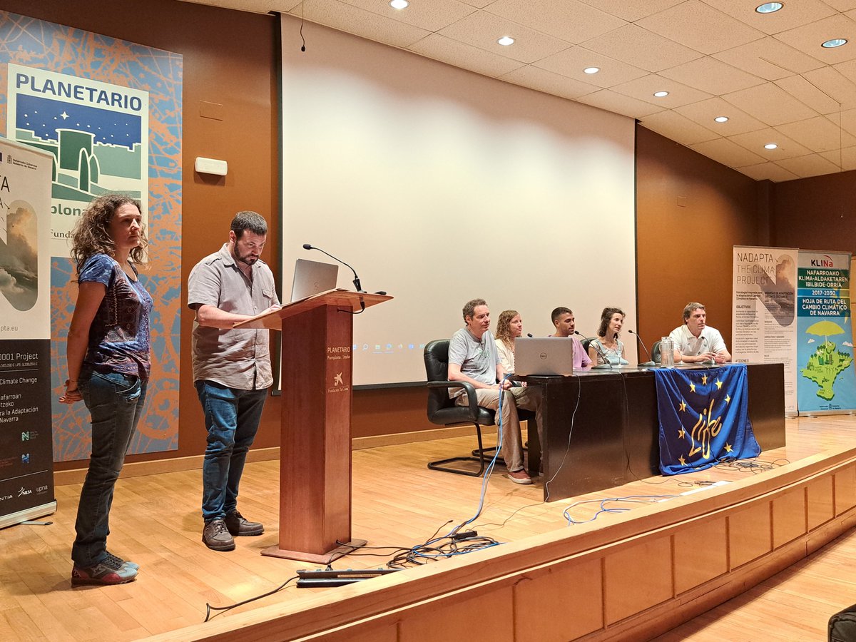 2° día de las jornadas #cambioclimático : Aprender y compartir.

- Ignacio García <a href="/UNavarra/">UPNA - Universidad</a>  <a href="/unedtudela/">UNED Tudela</a> 
- Yael Lorea #NASUVINSA
- Salomé Hernando,Cristóbal Molina e Irantzu Primicia <a href="/gob_na/">Gobierno de Navarra</a> 
- Nahia Villanueva y Aitor García #Nasuvinsa
- Javier Loizu y Eva  Zaragüeta #GanNik