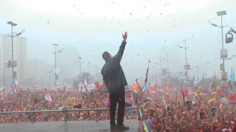 Son 11 años de aquel cierre de campaña que nos llevó a una nueva victoria. Con la consigna #ChávezCorazónDelPueblo se logró el triunfo de nuestro Comandante 'El Gigante Hugo Chávez', candidato de los patriotas venezolanos que vieron coronada la victoria el #7Oct de 2012.