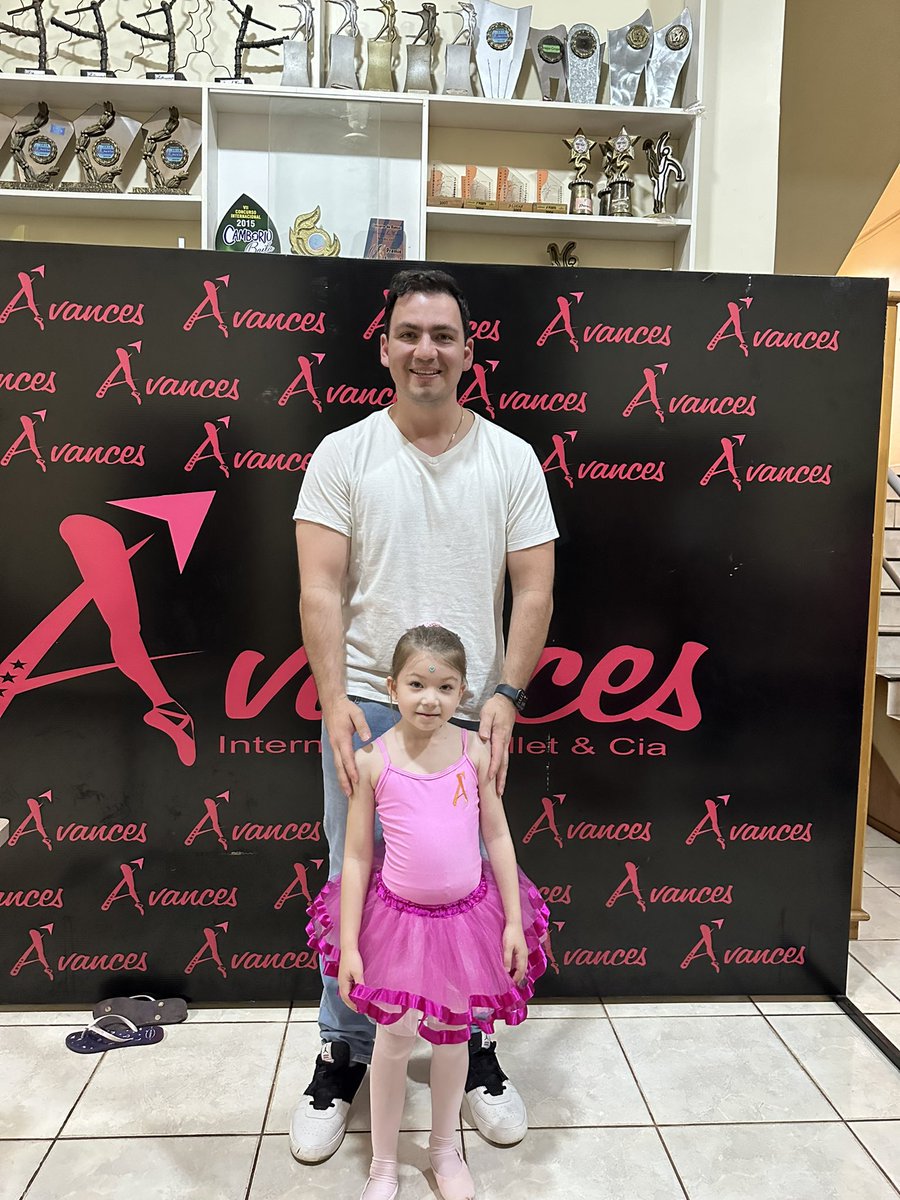 moises_cde28's tweet photo. Iniciando una nueva etapa juntos . . Papá orgulloso de su princesa 🥰🤩 https://t.co/0nPNYQENED