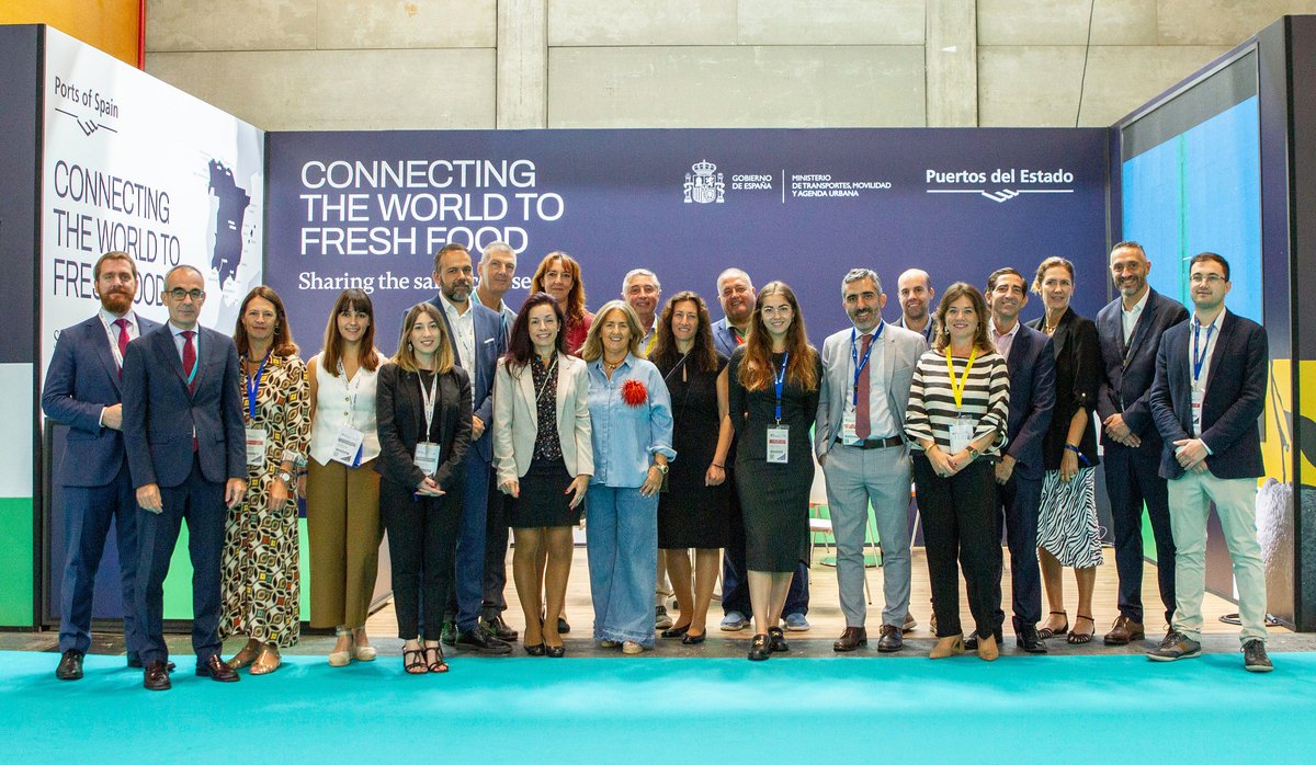 PuertosEstado's tweet photo. ⚓️ Continuamos en #FruitAttraction23 

Vísitanos en el pabellón 4 y descubre las infraestructuras y servicios de los #puertos españoles para el tráfico de frutas y hortalizas. #PortsofSpain #EU2023ES 🍒🍉 https://t.co/tiJjwn0wAQ