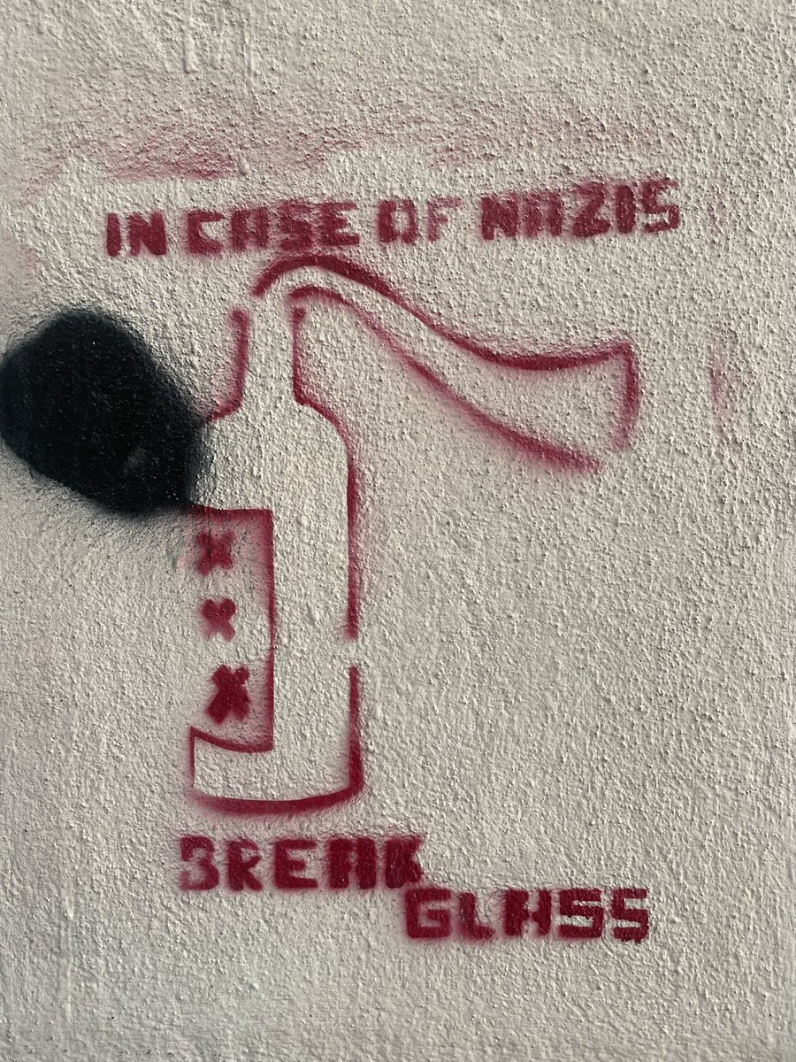 GraffitiRadical's tweet photo. Stencil spotted in Coimbra, Portugal https://t.co/zv5N7kEaRA