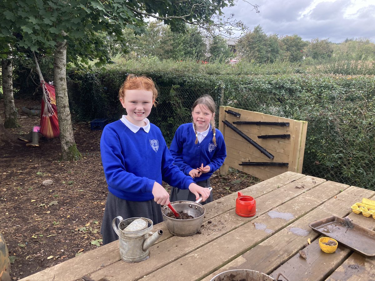 gorranps's tweet photo. #outdoorplay 
It is wonderful to see the range of play during our lunchtimes in the Welly Woods. From pottery to baking and mobile phone making to chilling in the hammocks. #kidsplay https://t.co/OJ68zbZBN0