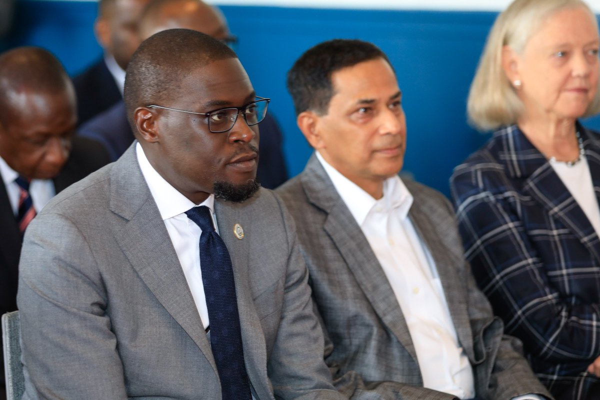 WilliamsRuto's tweet photo. With Nairobi Governor @SakajaJohnson, U.S. Ambassador to Kenya @USAmbKenya  ICT and the Digital Economy Principal Secretary @tanuijohn his Investment counter Hassan Abubakar among other leaders. https://t.co/kYh6N2YlrF