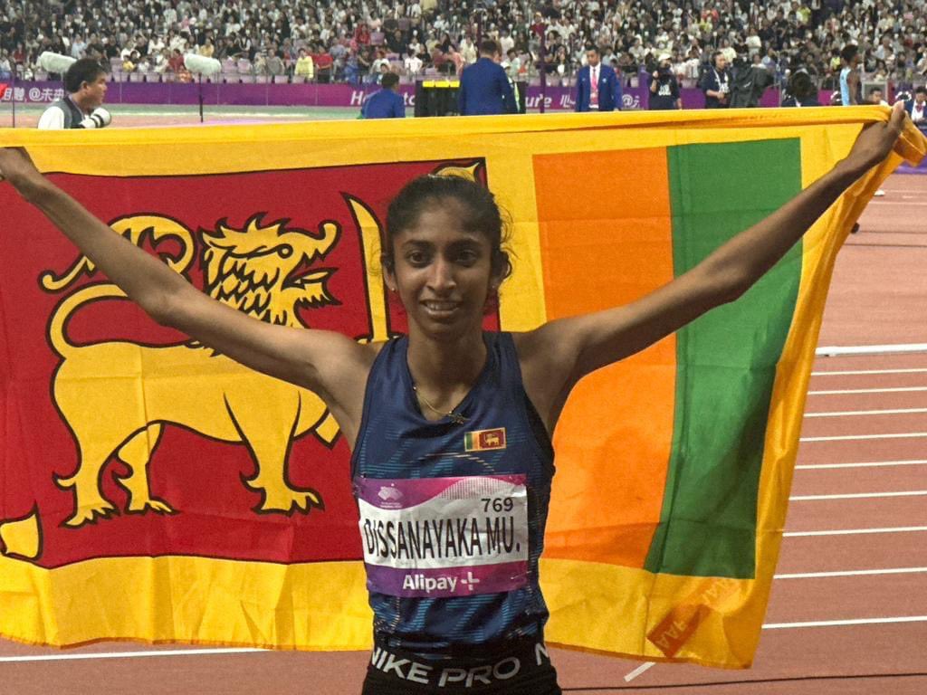 CONGRATULATIONS!
Tharushi Karunarathna creates history for Sri Lanka with the first athletics gold since 2002 for Sri Lanka with a time of 2:03.20 in the Women's 800m

#NOCSriLanka #Hangzhou2022 #AsianGames