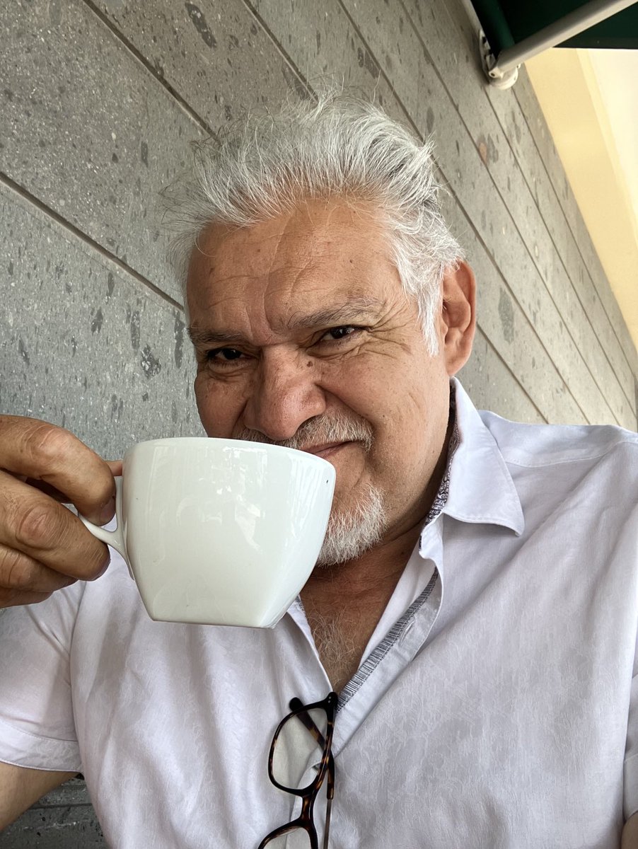 Celebrando mis 60 y pico de años con un solitario desayuno. Pero no puedo quejarme: estoy en Las Islas Canarias y hoy tuve el día libre…