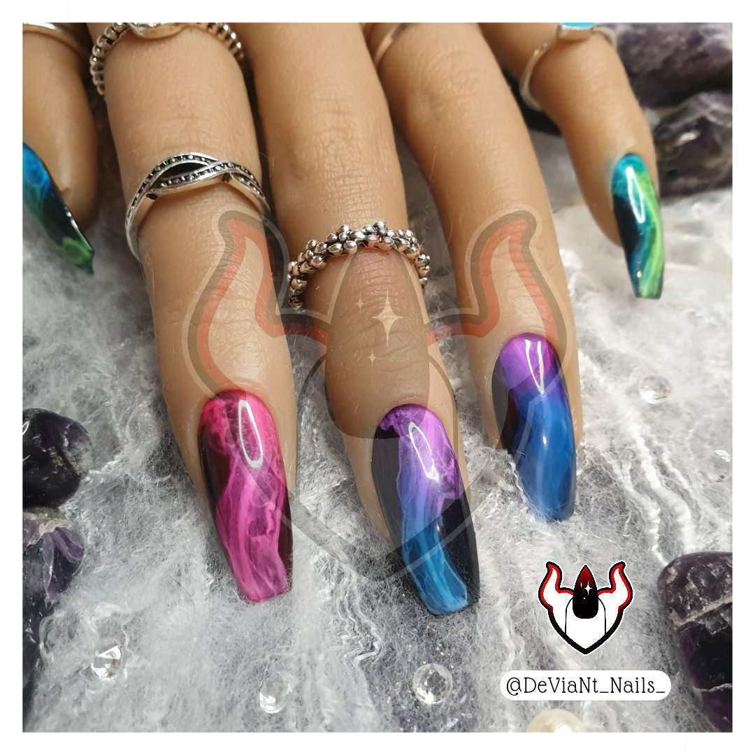DeViaNt_Nails_'s tweet photo. I still LOVE these Neon Smoke nails!!
Not exactly Halloween nails but I think they've got enough spooky vibes to be included in the collection!
#DeViNailedIt #halloween #halloweennails #neonsmoke #smokenails #pressonnnails https://t.co/2A3qc9GJOm