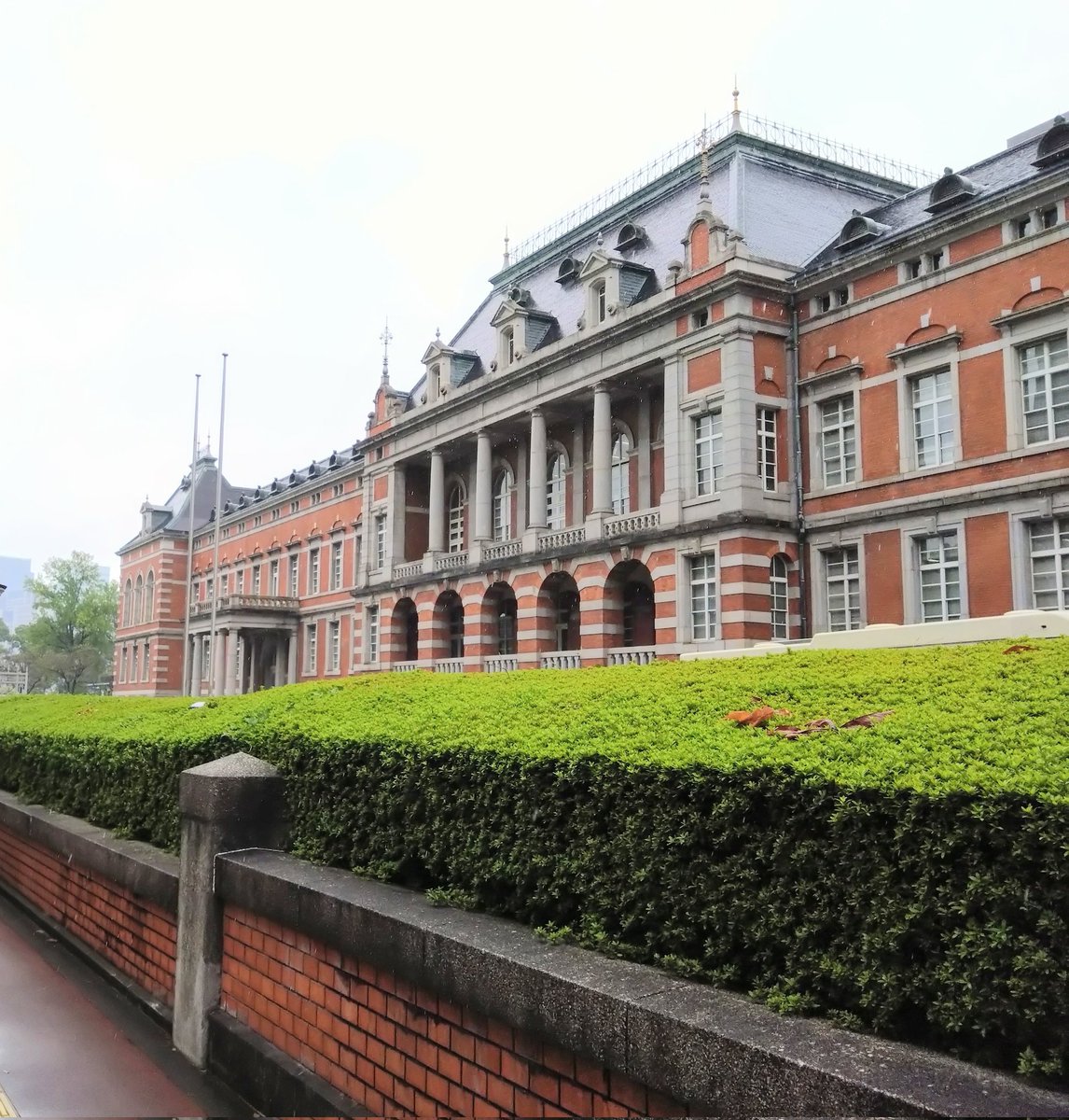 創立記念日はゼミで裁判傍聴行って、公開ゼミの準備
裁判所の写真はないので法務省で