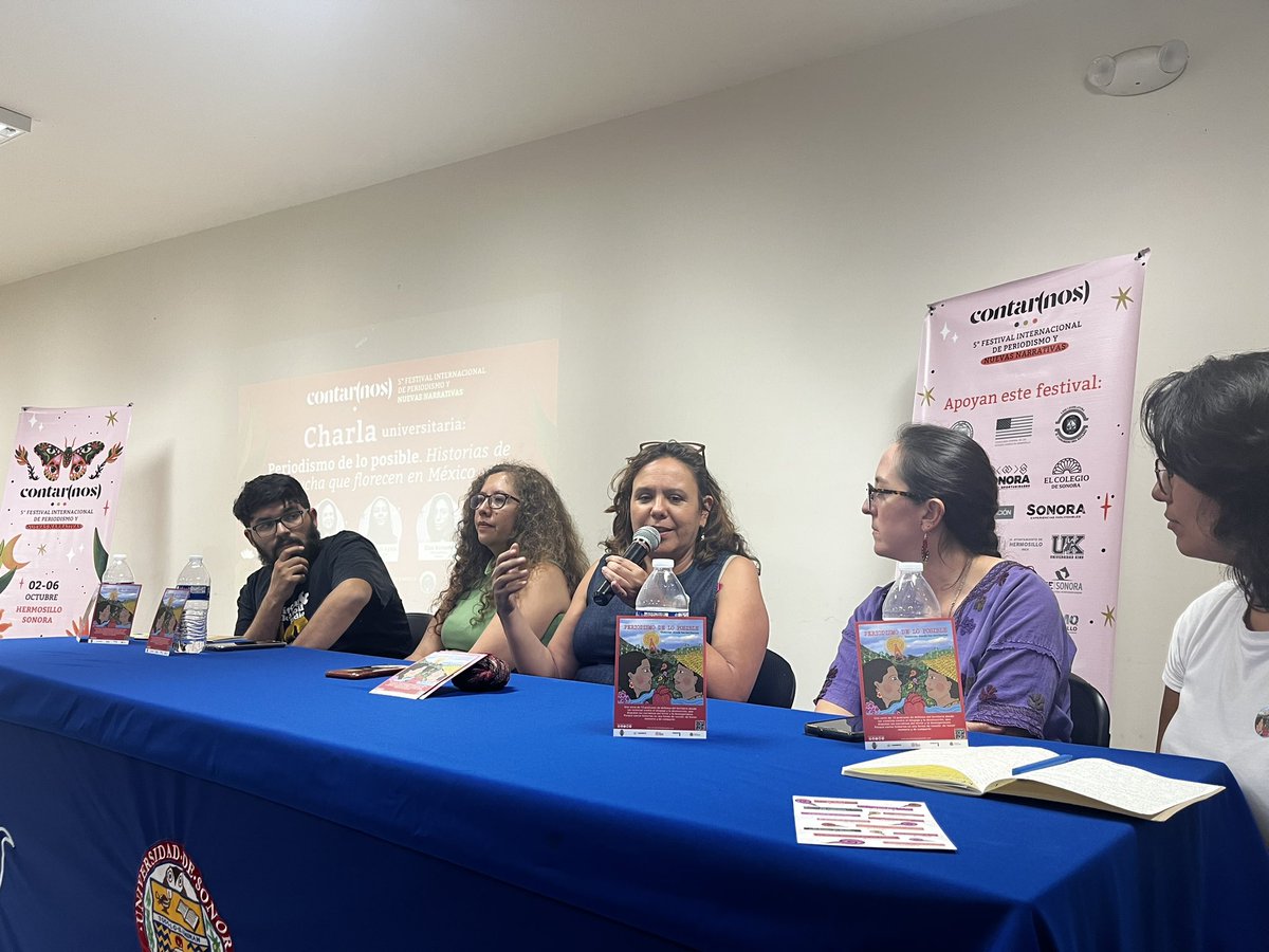 ContarnosMx's tweet photo. ¡Qué hermoso proyecto el de @pdeloposible!
El 2do día de #ContarnosMx nos dejó inspiradas… las periodistas @marcelaturati @aranhera @ElsaRomeror_ compartieron con los universitarios sobre esta serie de 12 podcast que narran las victorias de pueblos sobre casos de despojo del territorio.
¡Periodismo también significa #contarnos historias de éxito! 🫶🏼