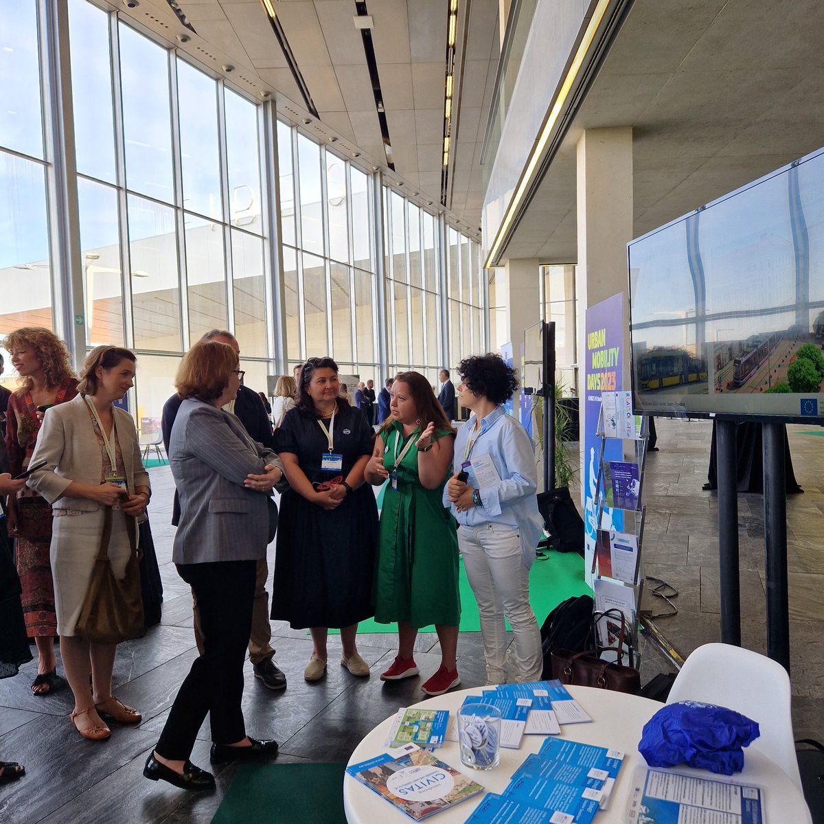 CIVITAS_EU's tweet photo. The CIVITAS stand was visited today by the EU Commissioner for Transport, @AdinaValean. 👋 She heard about the goals &amp; activities of the CIVITAS Initiative + how we work at the local level via the CIVITAS National Networks (CIVINETs). #UrbanMobility  

Day 1 of #UMD23 continues! https://t.co/3QG6xYa3he