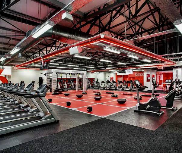 Fast forward to 2023, I’m training for the @capetownmarathon, I get chills down my spine everytime I step into @virginactivesa knowing that they are helping me train for what most only dare to imagine. 

Aspire To Inspire Before We Expire and Live Happily Ever Active.
