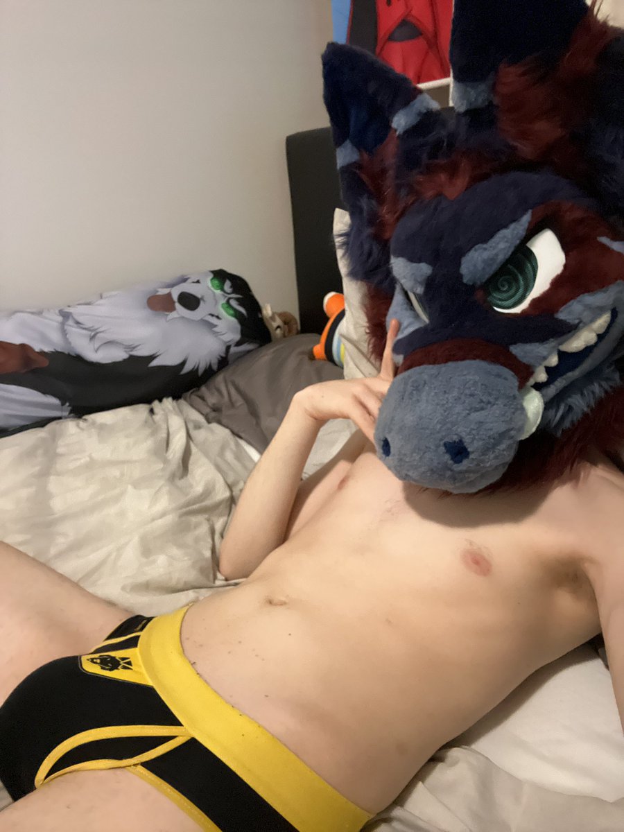 dam man we should like, cuddle next to the daki sometime 👉👈