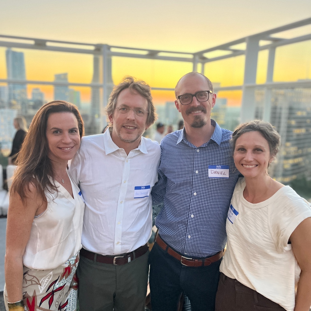 We welcomed new Sarah Smith families, thanked generous Sarah Smith Education Foundation donors and enjoyed a gorgeous sunset from the rooftop of the Pinnacle building.  Thank you to everyone that joined us last night, we 💙 our SRS community.