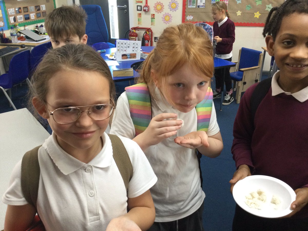 ThamesideSch's tweet photo. #Tigerstps had a special visit from Mrs Fatima who told us all about Diwali. Miss Jennings also helped us make some coconut laddies to try. #belonging #diwali #REtps https://t.co/t7Dn4T2GnM