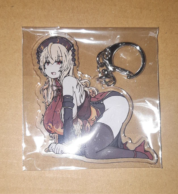 純狐サマキーホルダー出来てました。思ってたよりいい感じ…6個だけ持っていきます〜 