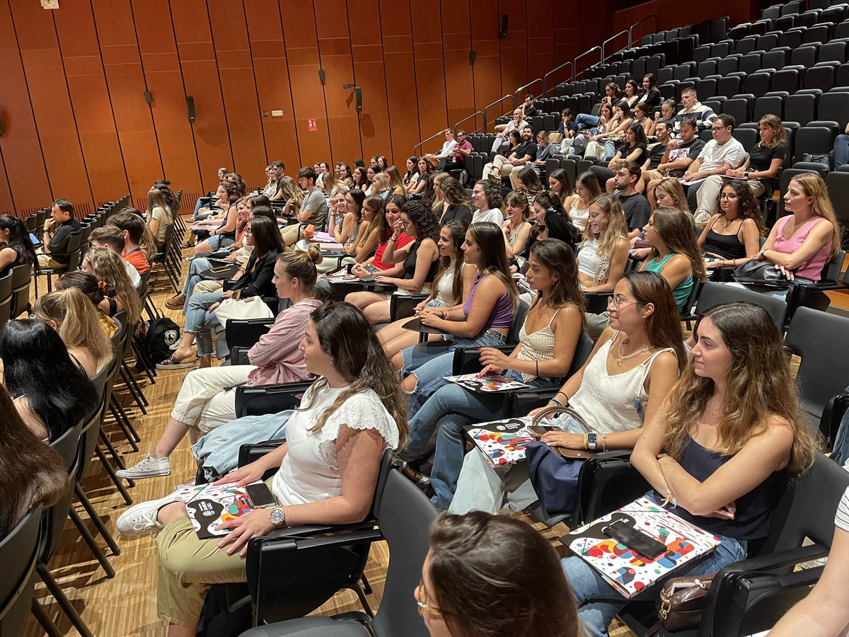 Arrenquem la primera sessió del Màster universitari en Gestió d'Organitzacions i Projectes Esportius #SportsManagement a <a href="/BlanquernaFPCEE/">Blanquerna FPCEE</a>  amb la ponència de l' <a href="/oriserra/">oriserra</a>  , Clúster Manager d'<a href="/INDESCAT/">INDESCAT</a> i la lliçó inaugural del Dr. Carbonell.