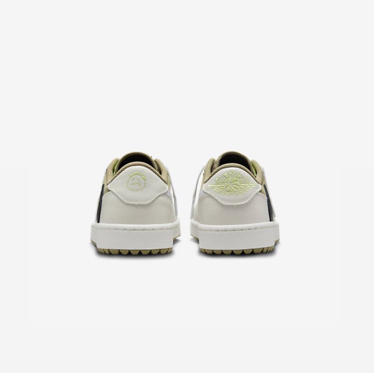 LesBonsPlansCOM's tweet photo. 🚨Alerte Bon Plan‼️

La Air Jordan Low X Travis Scott sort le 13 octobre sur l’application SNKRS ⛳️

Prix : 170€

Revente possible élevé 💰🚀📈 https://t.co/IE6ypAugcF