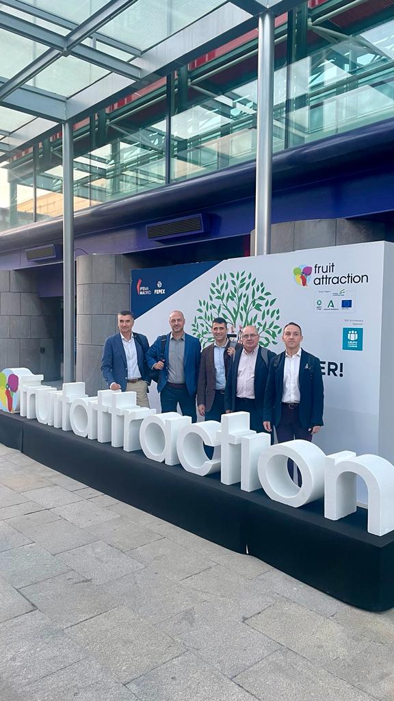 GregalDynamics's tweet photo. Día intenso ayer, 🔝repleto de interesantes actividades. Hoy empezamos el segundo día en @FruitAttraction con mucha fuerza.

Pasar a visitarnos en #FruitAttraction stand G12 pabellón 5. 📍 os mostraremos novedades en innovación para el sector #agro

#FruitAttraction23  #erpagro https://t.co/zz8fzPXF5k